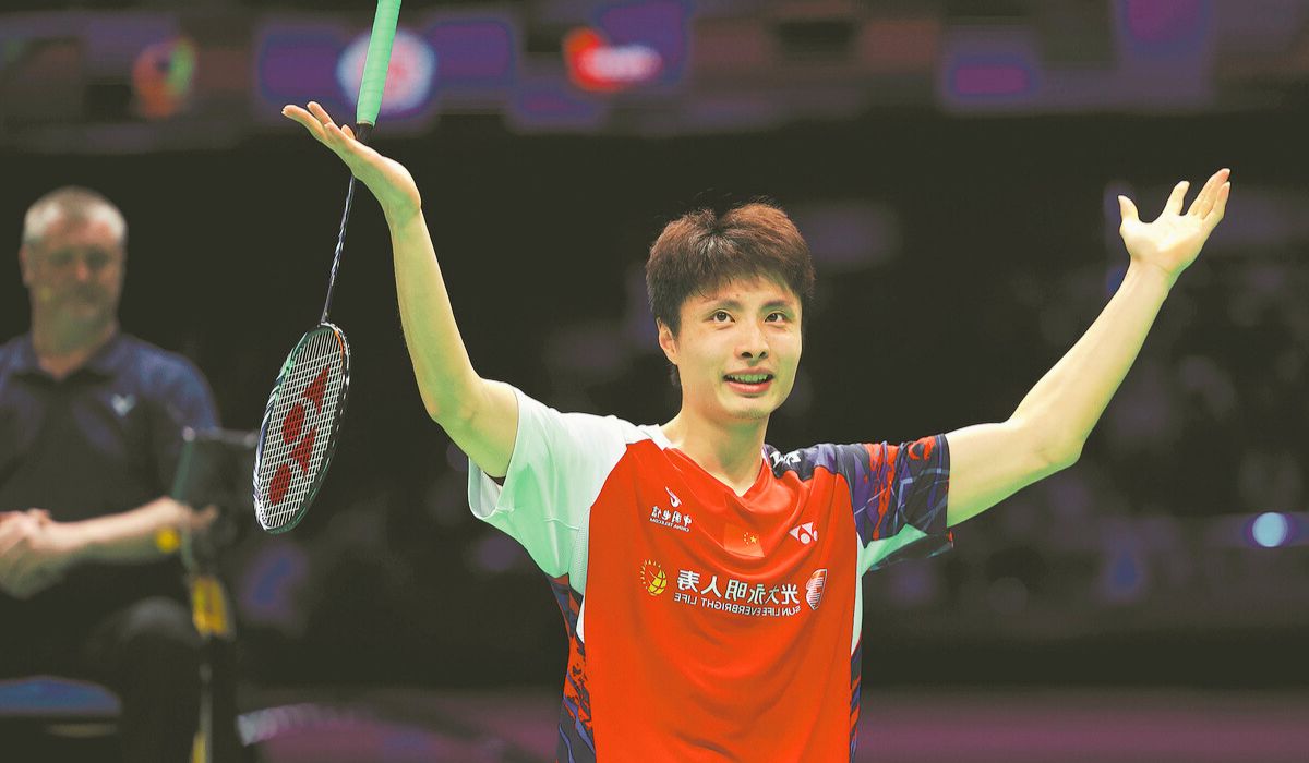 Shi Yuqi badminton player