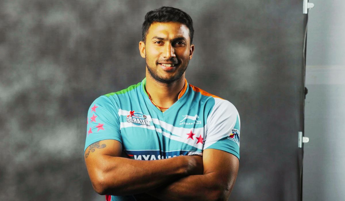VR Raghunath hockey player